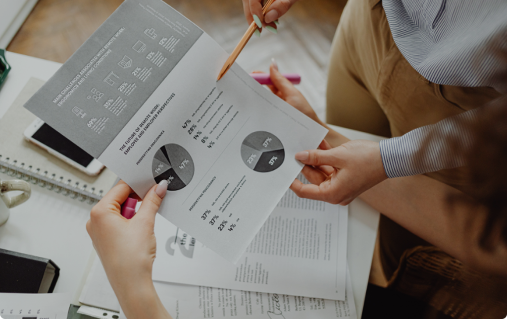 FastHR reports screen showing workforce data and trends